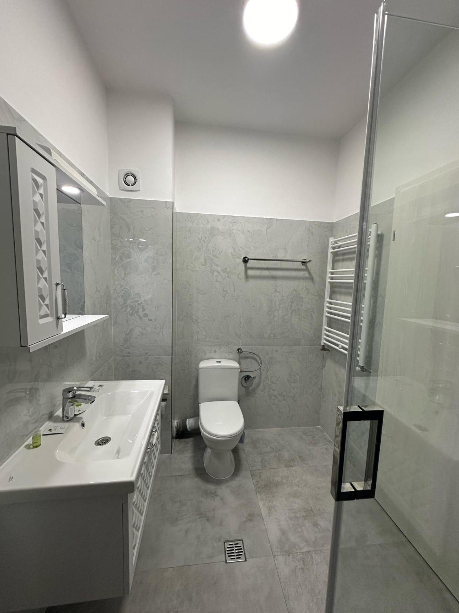 In Apart Hotel Bukareszt Zewnętrze zdjęcie