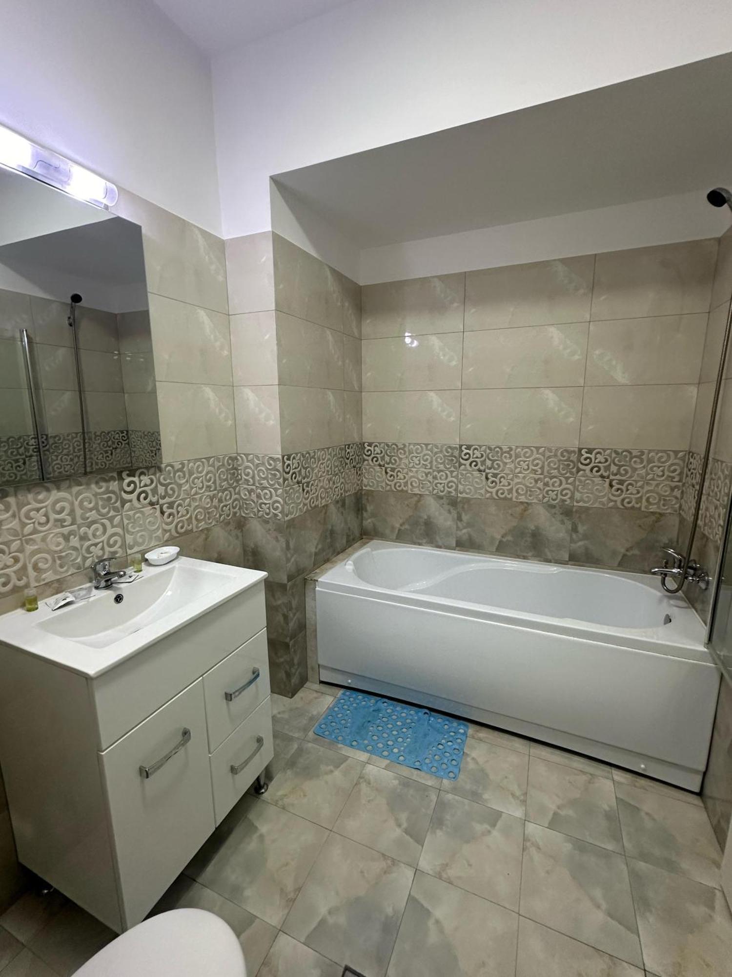 In Apart Hotel Bukareszt Zewnętrze zdjęcie